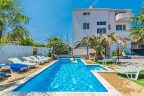 Apartment Spa & Heated Pool 1